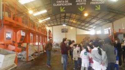 Visita de alumnos del SEM a la Planta de Tratamiento de RSU