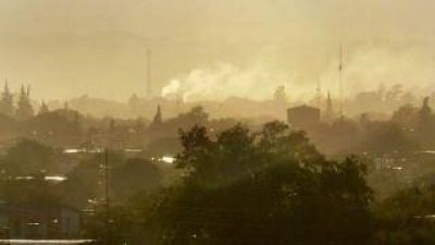 Todos los d�as, el humo y el polvo en suspensi�n afectan la ciudad y aleda�os