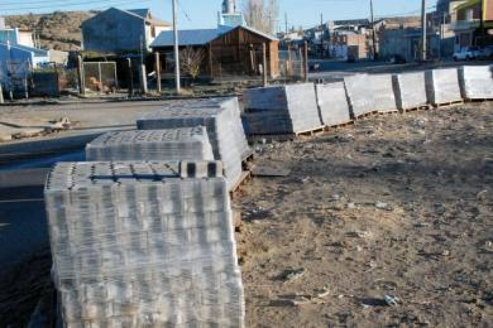 Roban adoquines previo a su colocaci�n en la calle