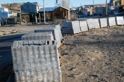 Roban adoquines previo a su colocaci�n en la calle