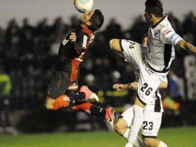 Newell's perdi�, pero igual sigue primero y en carrera por el t�tulo