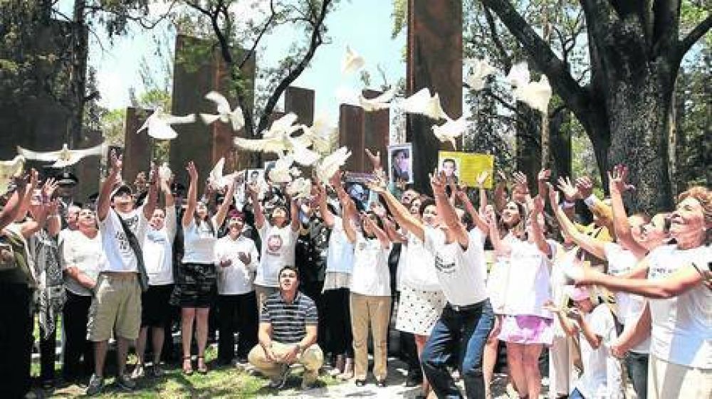 La desaparici�n de 12 j�venes en la capital conmueve a M�xico