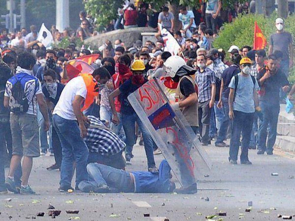 Revueltas en Turqu�a ya suman dos muertos
