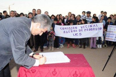 Ponen en marcha la construcci�n de una nueva escuela en la ciudad de San Luis