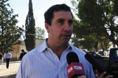 Cloacas y pavimentaci�n de seis cuadras se concretan en Beazley