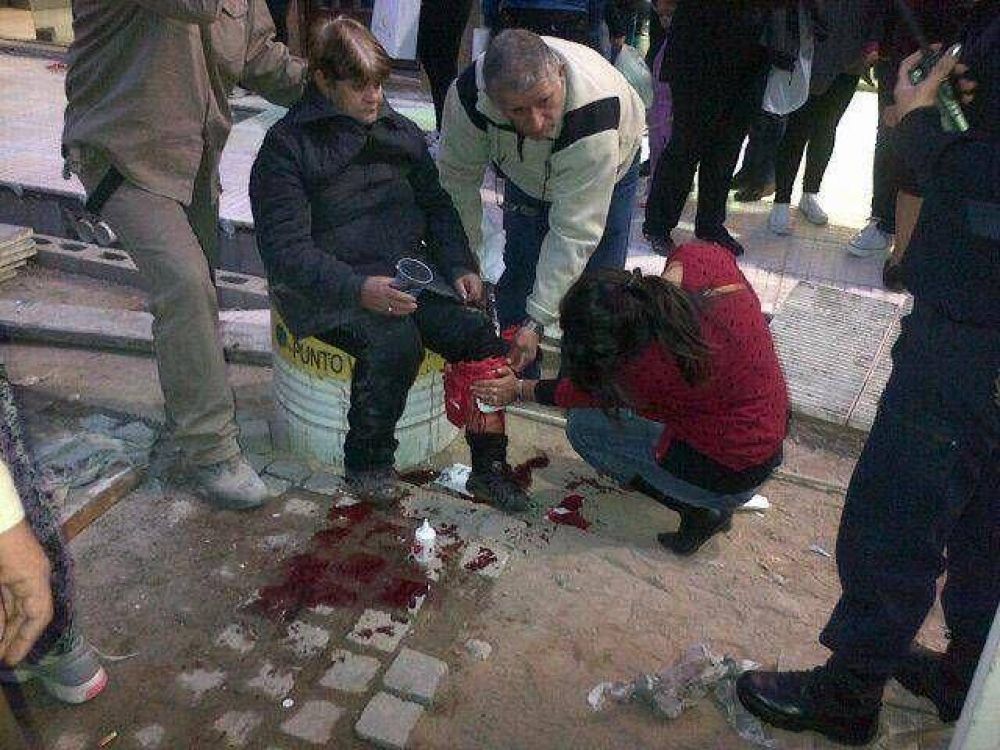 Una mujer se lastim� al caer en la obra de la peatonal
