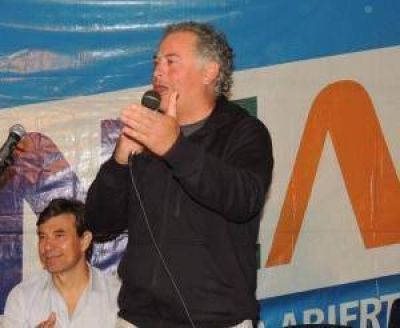 Hugo Dom�nguez: "Los que no quieran acatar lo resuelto en San Bernardo, que formen otro espacio"