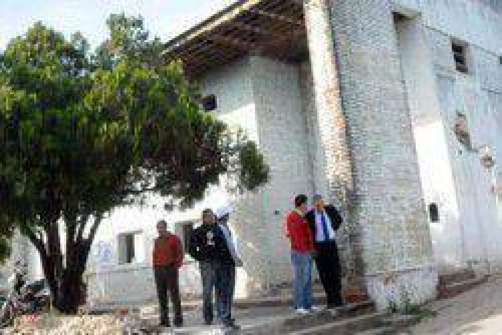 Pedrini recorri� obras del centro transitorio de detenci�n en Barranqueras