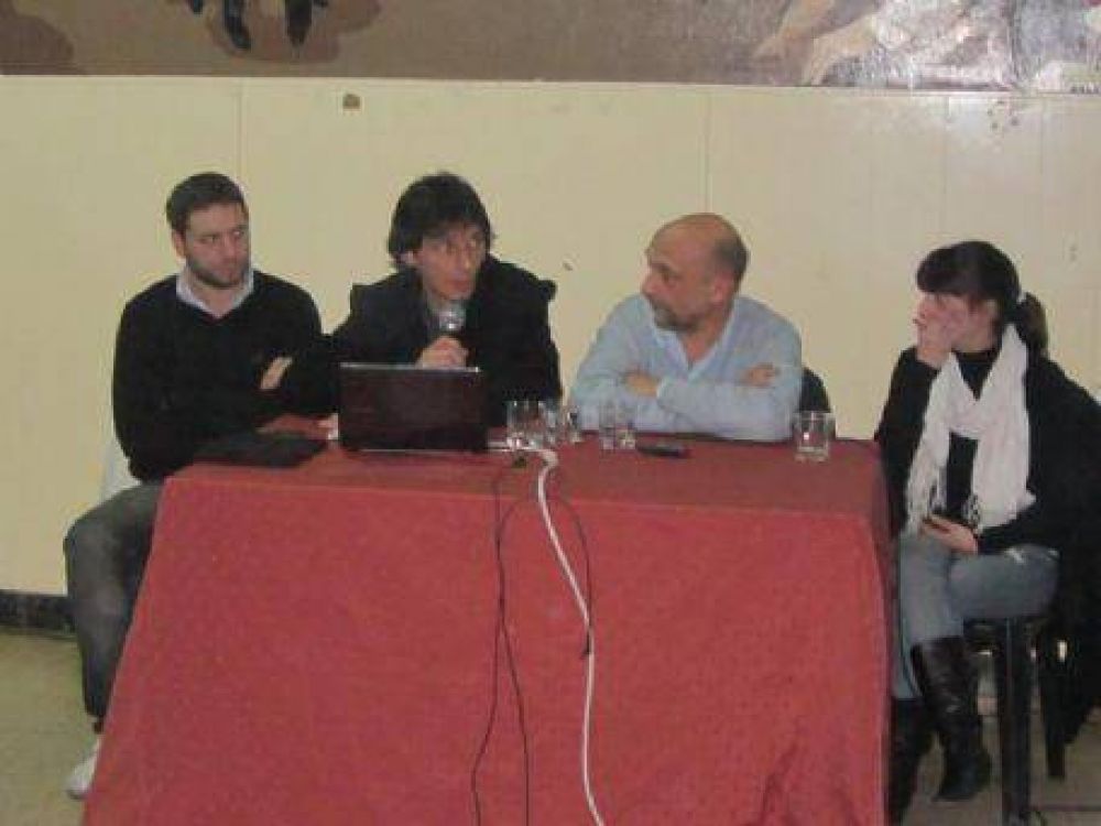 EL Proa La Plata present� un proyecto vinculado a las adicciones a trav�s de la Banca 25