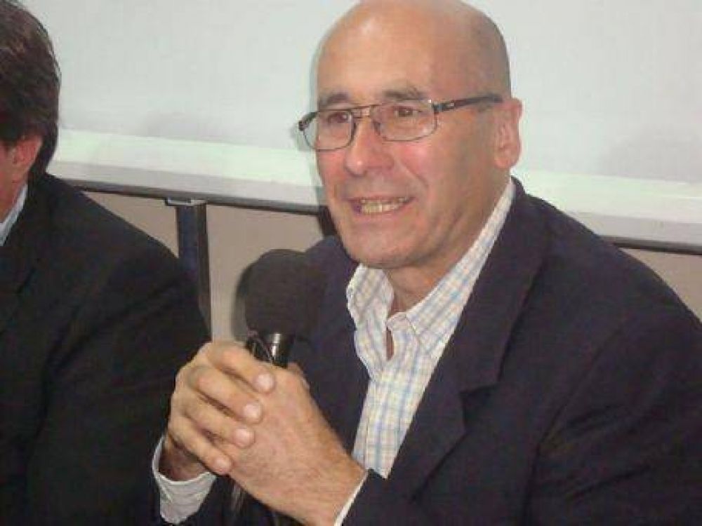 Carlos Melzi y el massismo platense: �La idea que tenemos es competir�