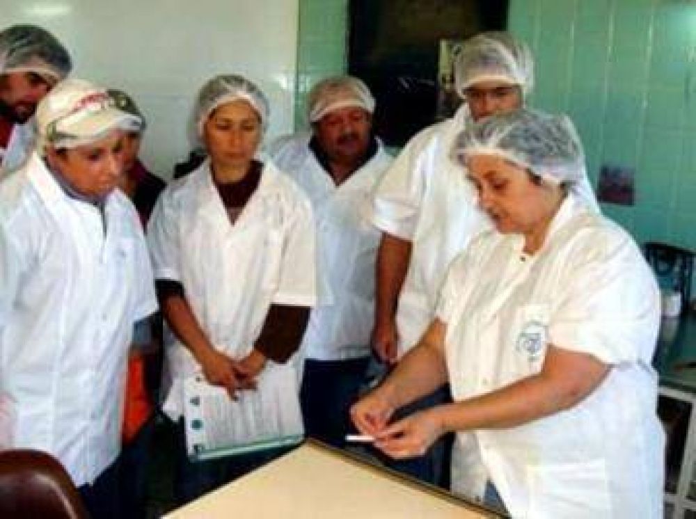 Claromec�: iniciaron curso de manipulaci�n de alimentos