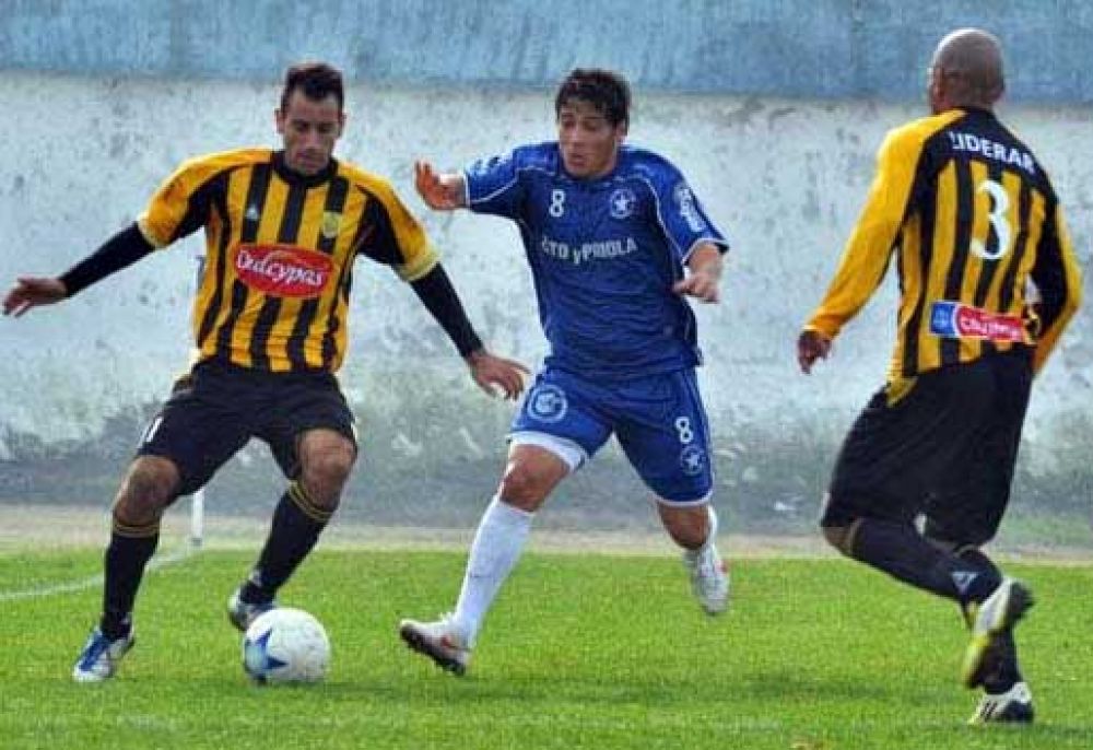 �Intent� patear al arco y entr� al �ngulo�