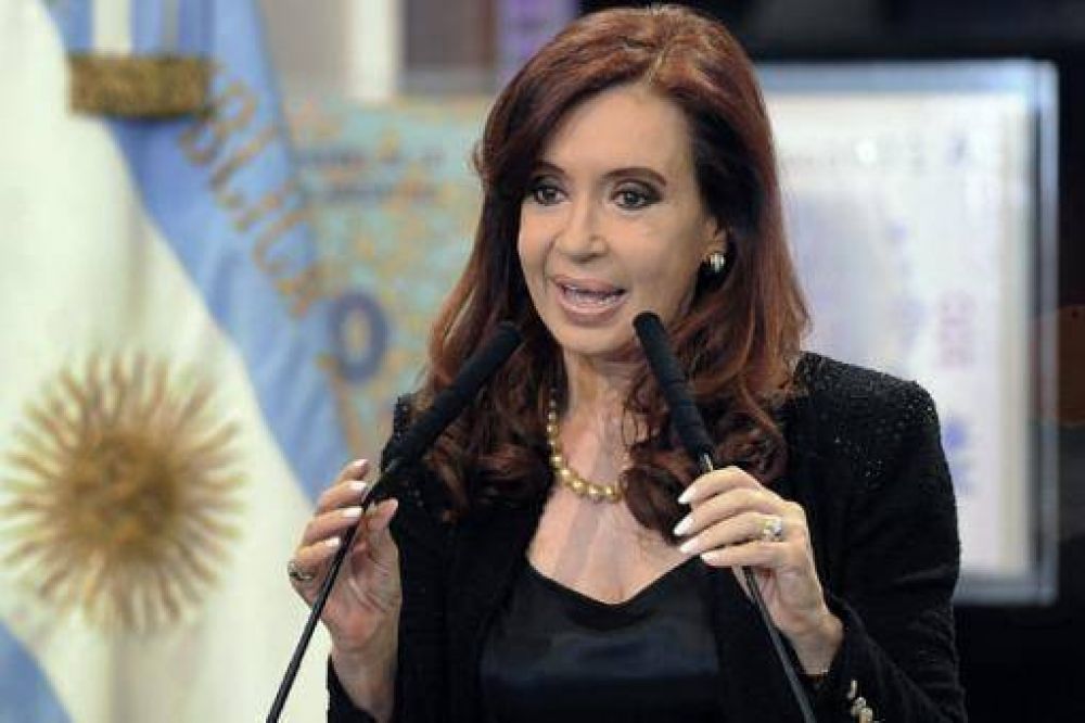 Cristina inaugur� un hospital en Hait� y agradeci� "la imposici�n del nombre N�stor Kirchner"