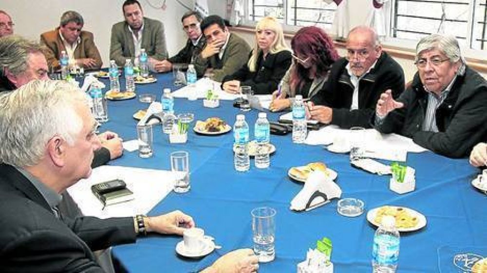 Seg�n Moyano, buscan que Scioli renuncie para que asuma Mariotto