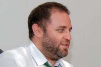 Glinski anunci� la licitaci�n para la compra de 60 veh�culos e indumentaria para la Polic�a