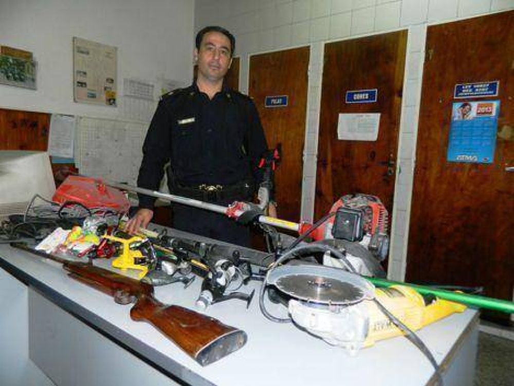 Tras enfrentamiento con el ladr�n la polic�a recupera elementos robados 