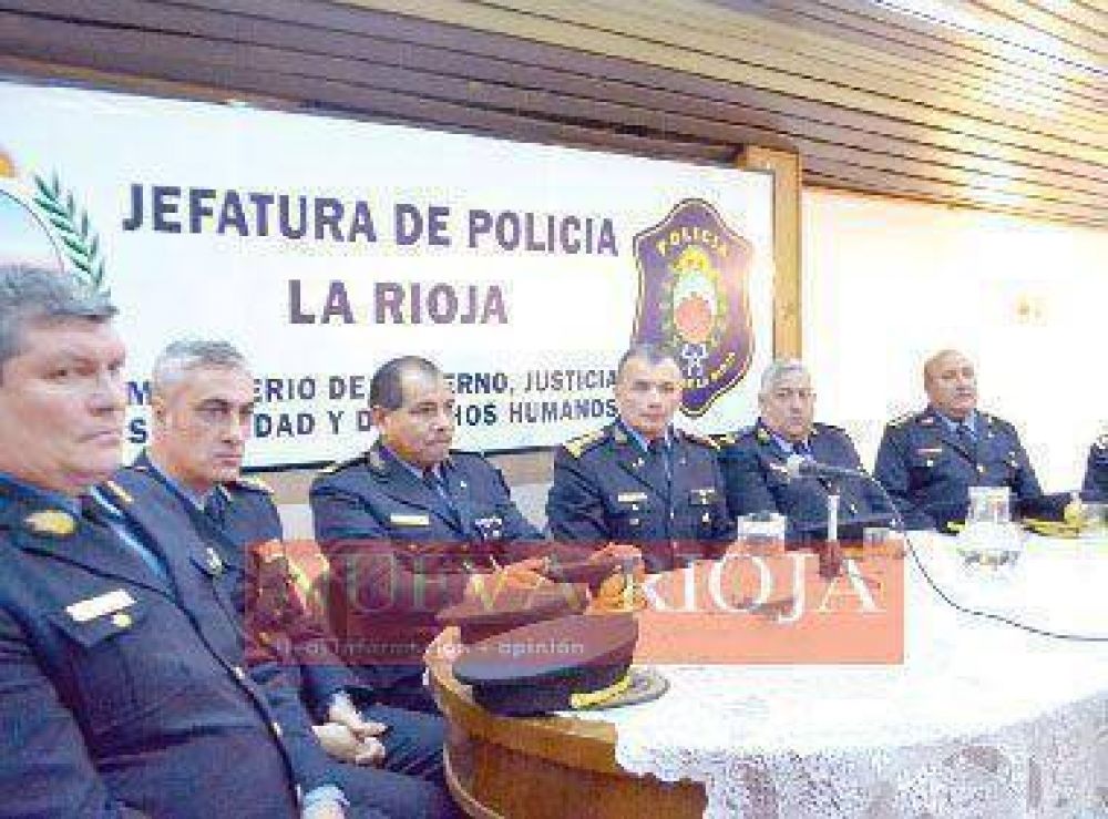 Con los ascensos se conform� la nueva Plana Mayor de la Polic�a