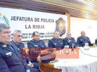 Con los ascensos se conform� la nueva Plana Mayor de la Polic�a