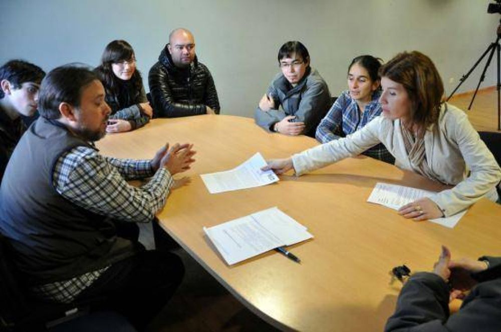 Cenines ofrecer�n clases de apoyo escolar en materias t�cnicas