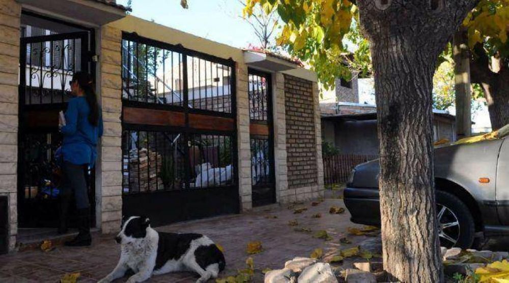 Un hombre fue baleado y apu�alado en una entradera