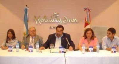 "Por Santa Fe" present� candidatos