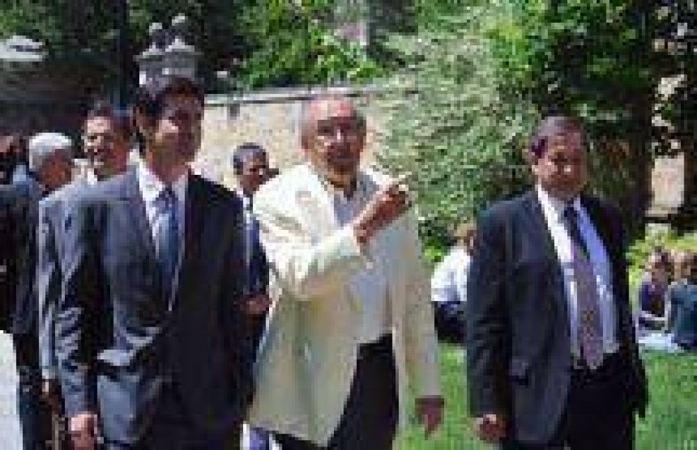 Convocado por el Gobierno de Salta, Pelli desarrollar�a dos obras emblem�ticas en la provincia