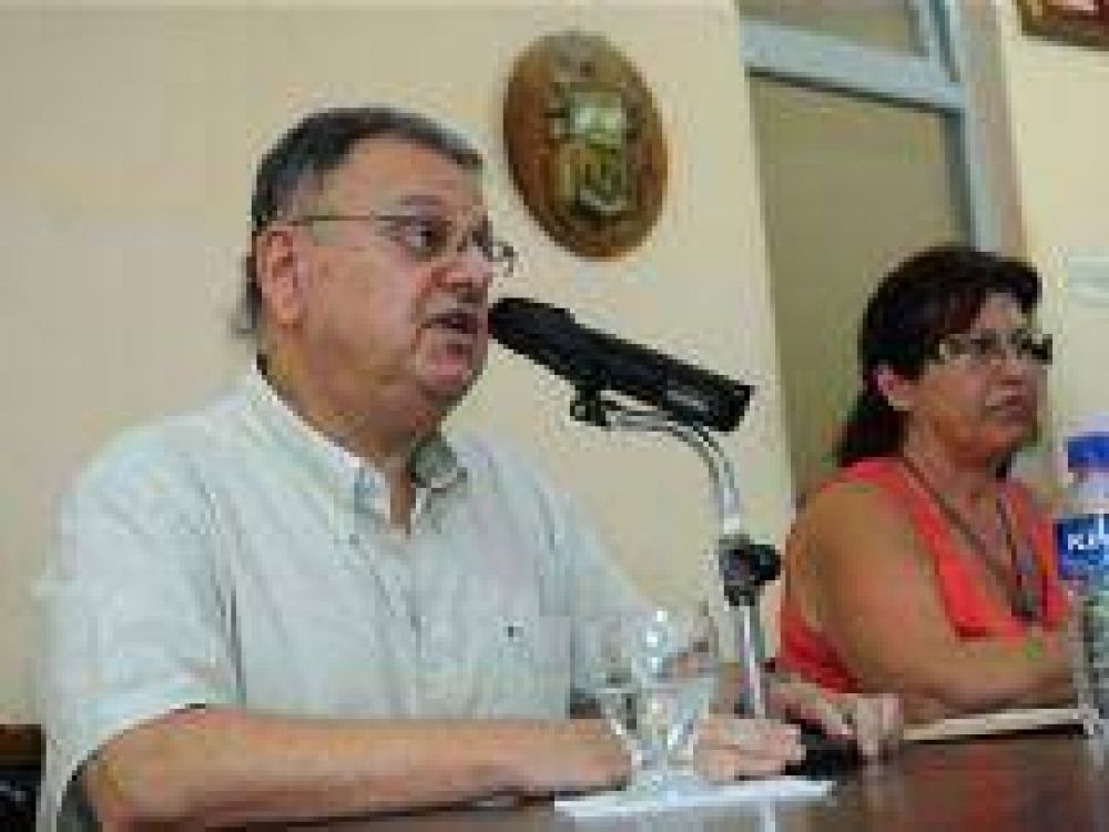 Chib�n: �Maip� se fue debiendo su estad�a en el Hotel de la Liga�.