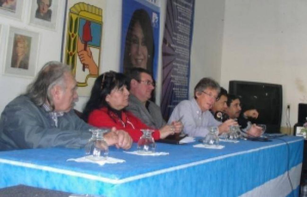 Intendentes justicialistas se reunieron en S�enz Pe�a para "movilizar" el partido