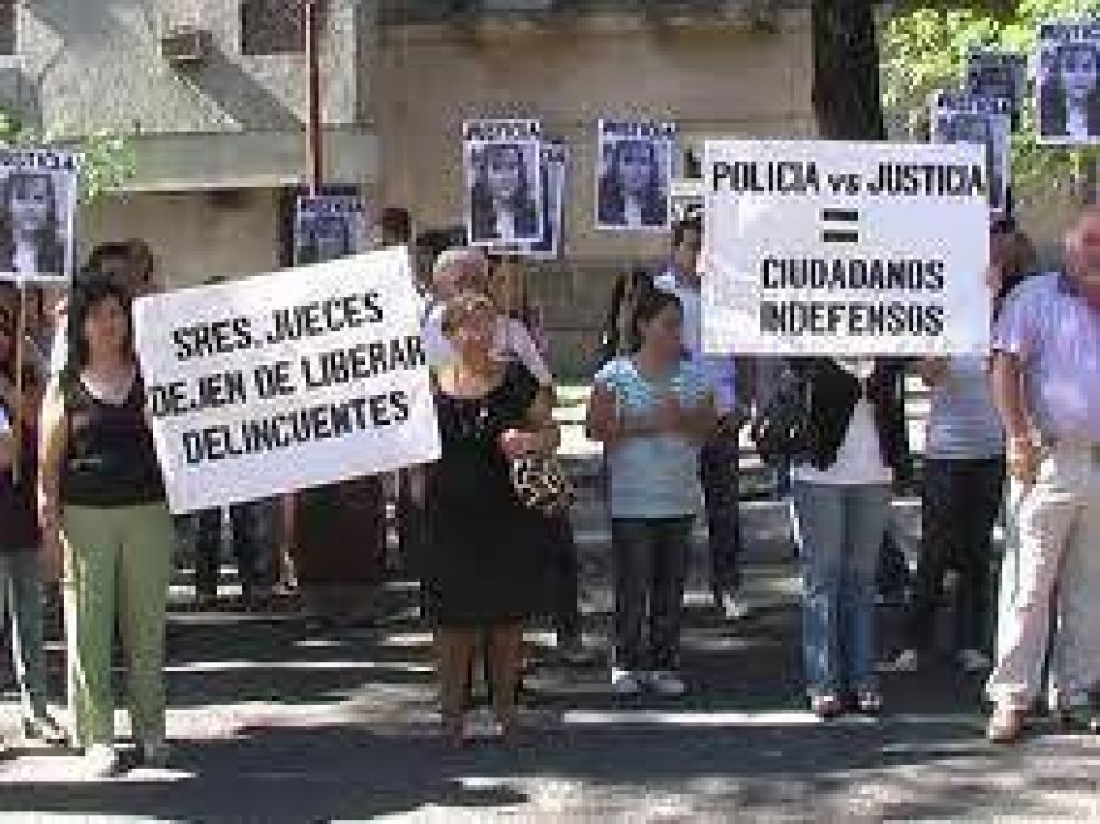 Los presuntos asesinos Silvia Rosell� esperar�n el juicio oral en libertad