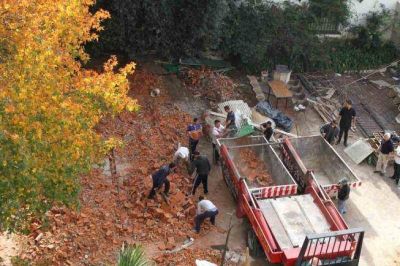El Gobierno dio marcha atr�s con una obra ilegal en el patio del Cabildo