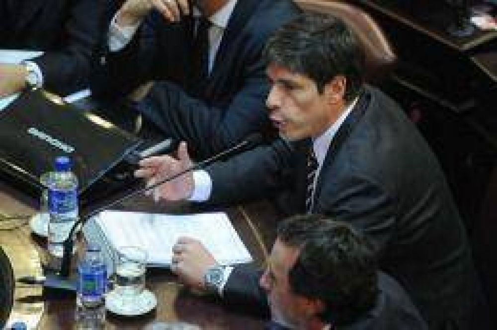 Abal Medina: "Alcanzamos diez a�os de crecimiento con inclusi�n social"