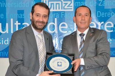 Panizzi present� �Las funciones malditas del poder judicial� en la Facultad de Derecho