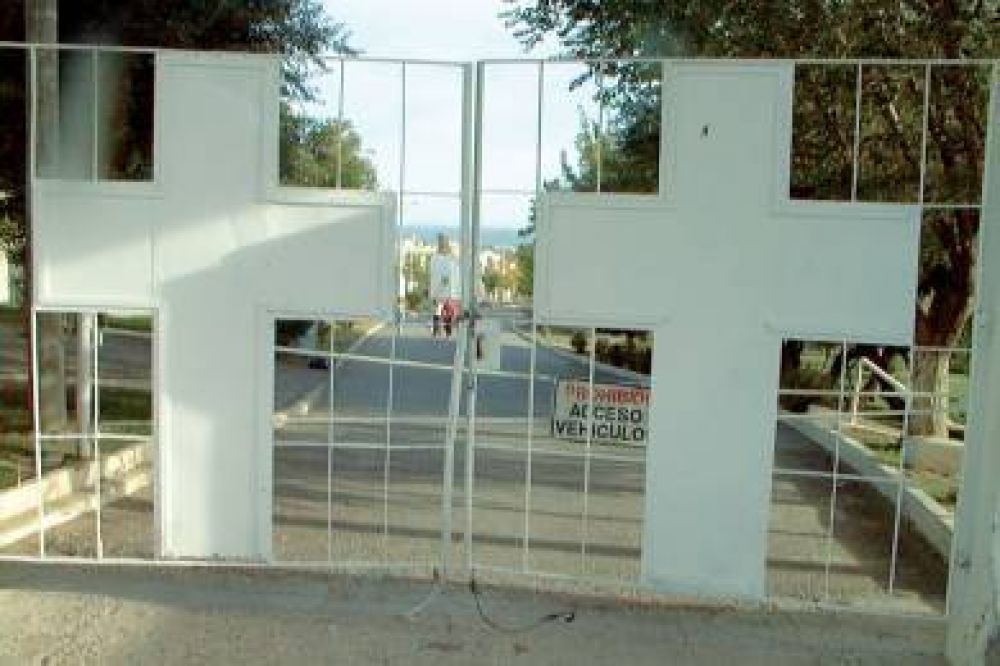 Denuncian insensibilidad y desidia en el Cementerio Oeste