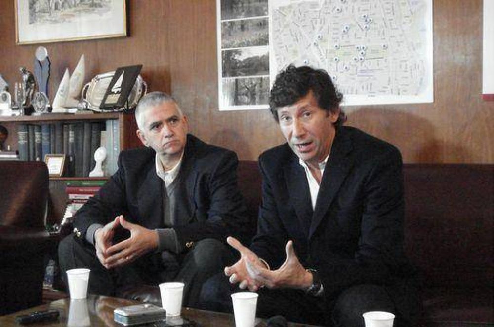 Posse anunci� la construcci�n de reservorios para evitar inundaciones