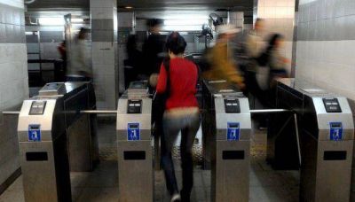 Subte: proponen que se viaje gratis en determinados horarios