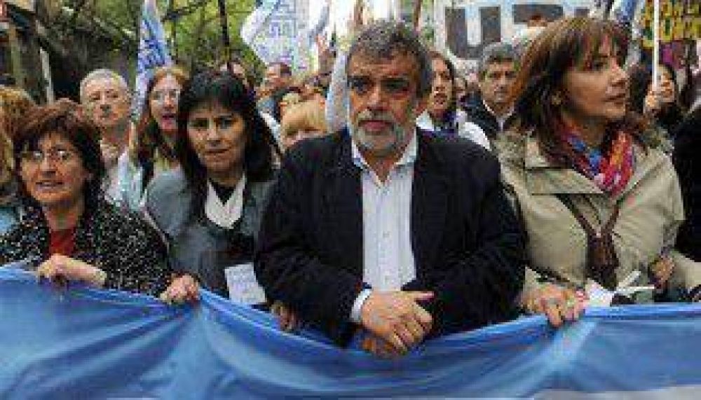 Tito Nenna quiere reelegir s� o s� pero no tiene lugar en la lista