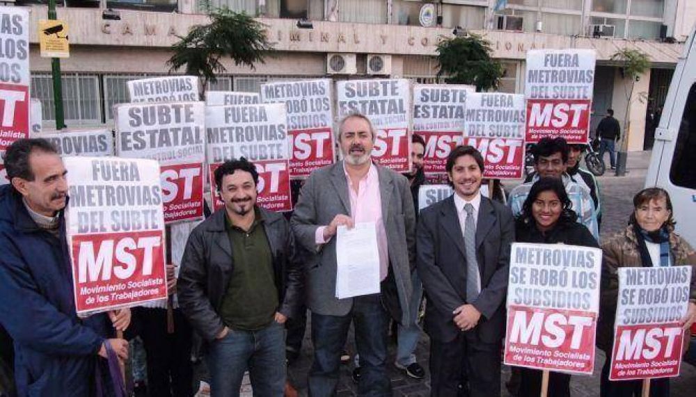 Denuncian a Metrov�as por defraudaci�n y sacar vagones de la l�nea D