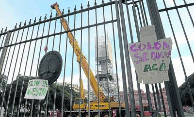 Ahora tambi�n hay disputas por d�nde poner la escultura de Juana Azurduy
