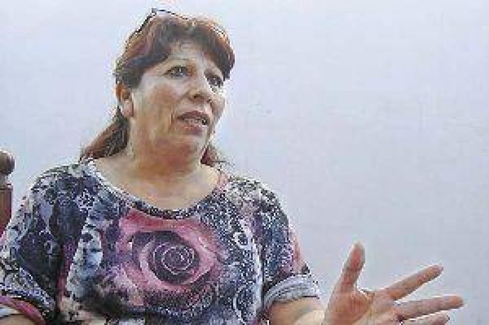 Los hermanos abusados por el t�o se ofrecen para un fotofit del pr�fugo