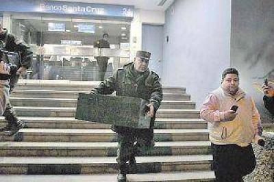 Allanaron anoche el Banco Santa Cruz en la causa por lavado de dinero