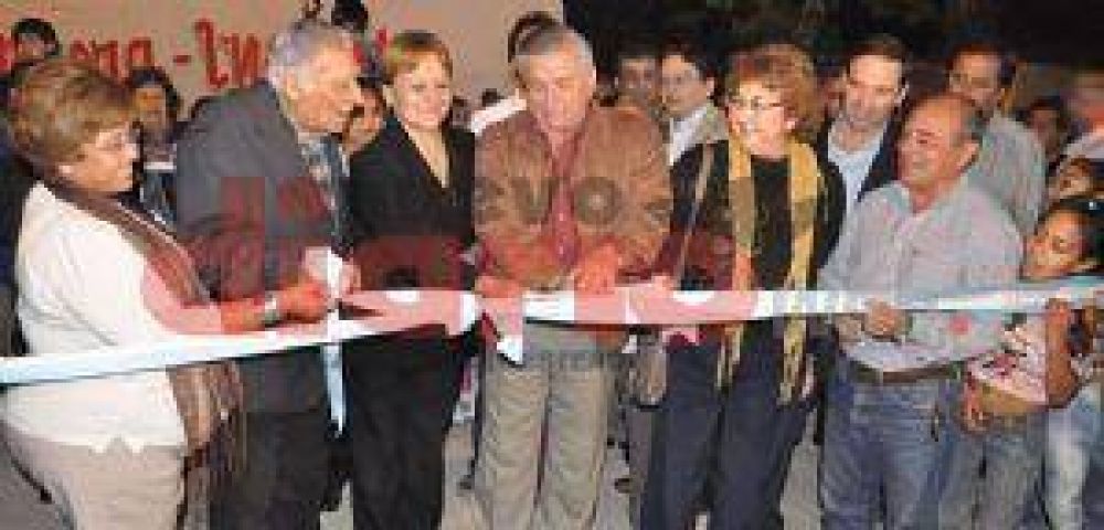 Infante inaugur� una obra y anunci� gesti�n por el gas