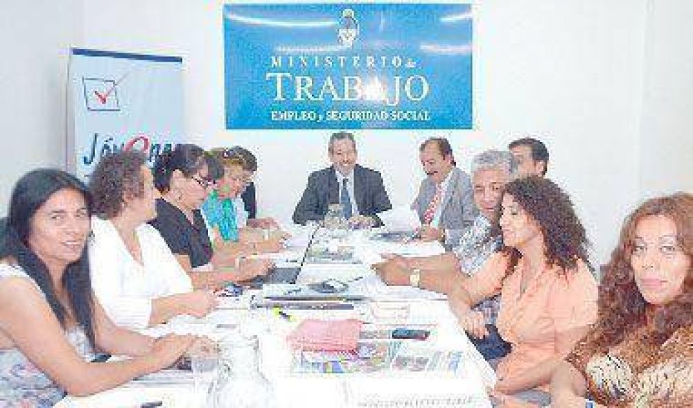 Convalidan acuerdo paritario entre AMP y Educaci�n