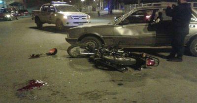 Polic�a grave tras chocar con auto