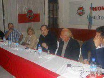 Elecciones 2013: Alfons�n visit� el comit� de la UCR en General VIllegas