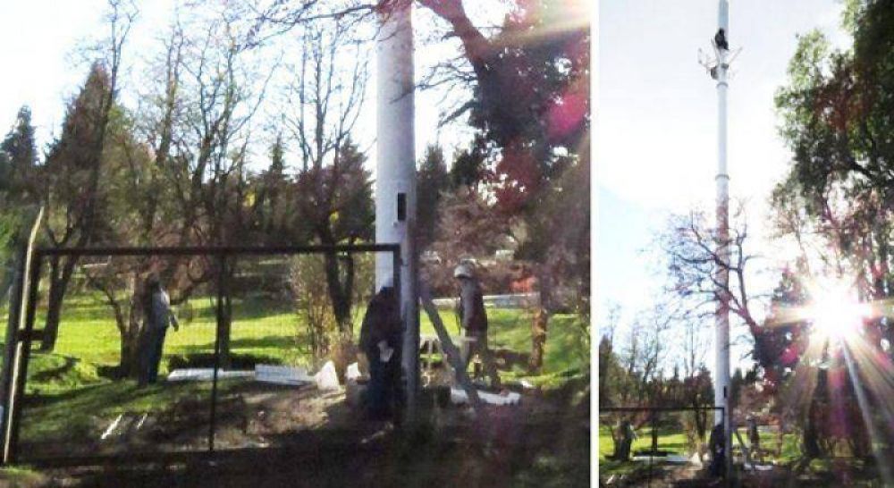 Empezaron a desarmar la antena de telefon�a m�vil