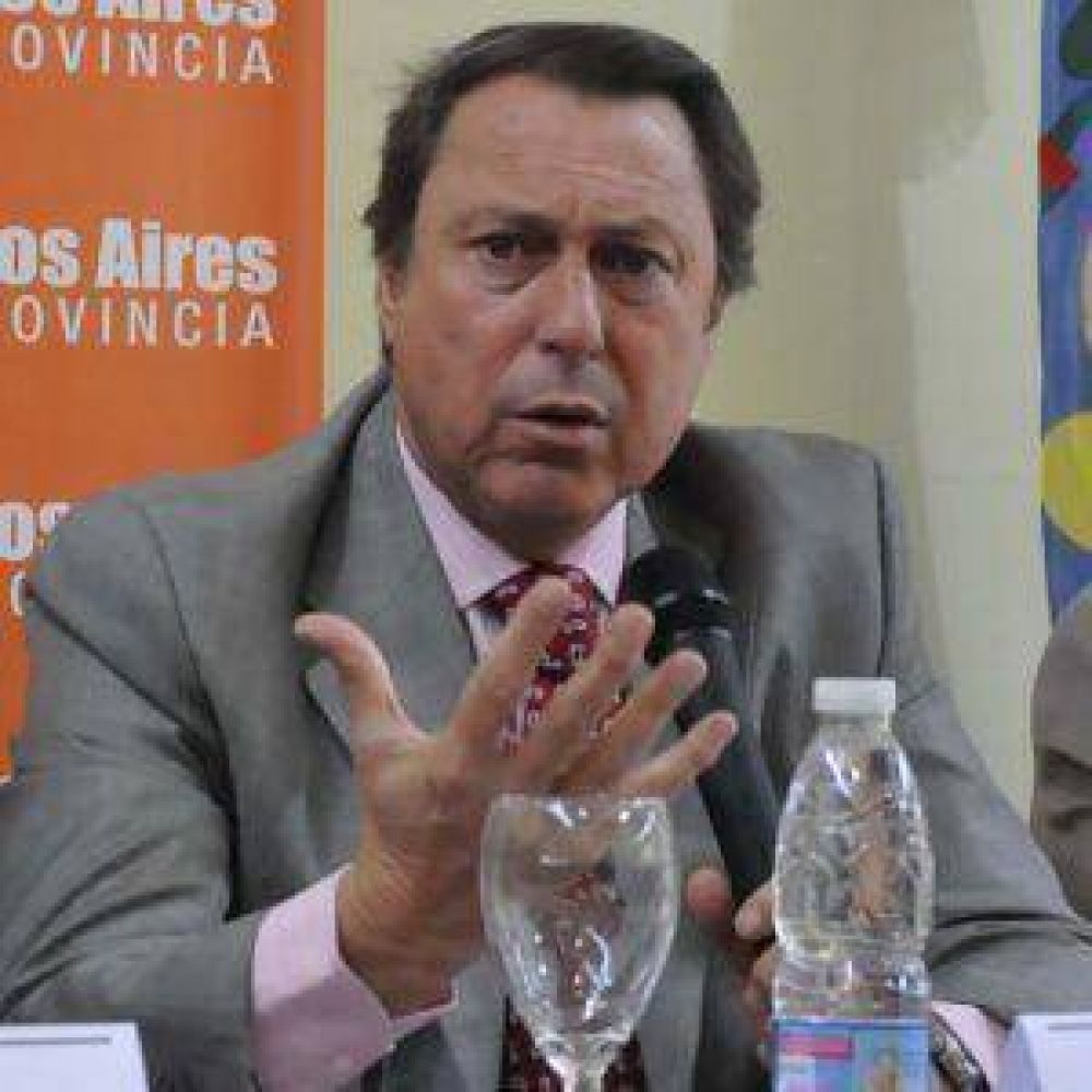 "Motochorros" asaltaron a una sobrina de Casal