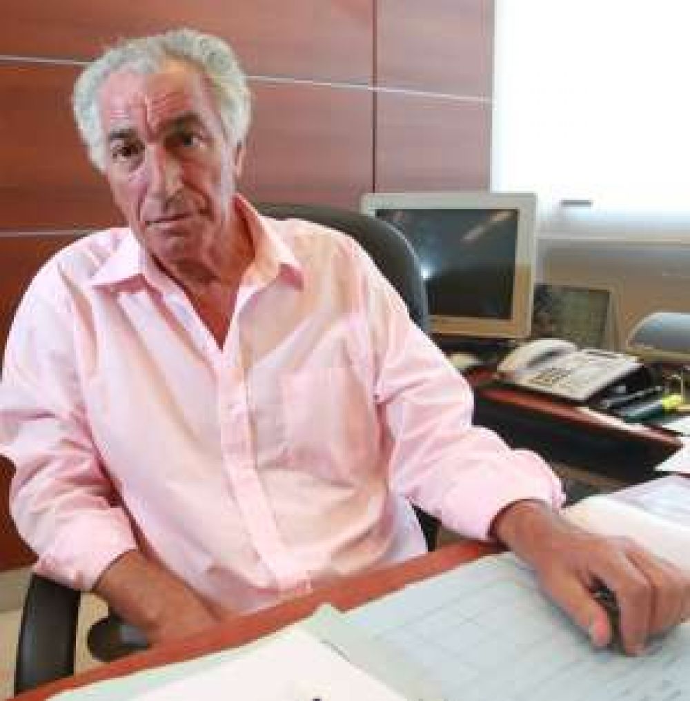 Le robaron la bater�a al auto del secretario de Seguridad