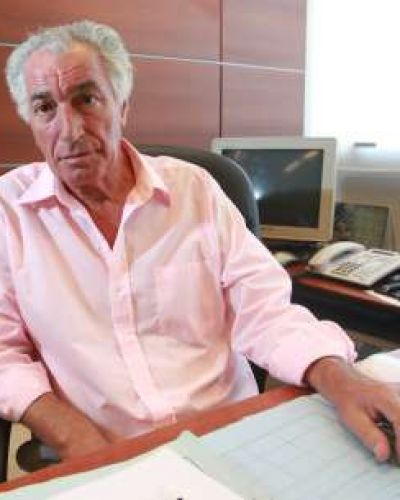Le robaron la bater�a al auto del secretario de Seguridad