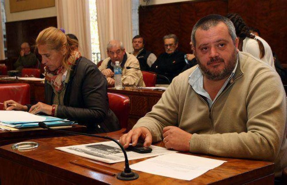 La UCR pide fiscales en la consulta por la Polic�a