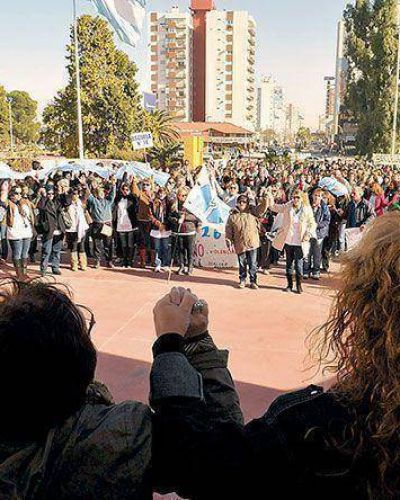 Los docentes marcharon por la violencia